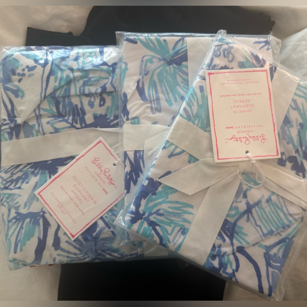 Pottery Barn Lilly Pulitzer Duvet and Two Shams (Elephant Appeal)